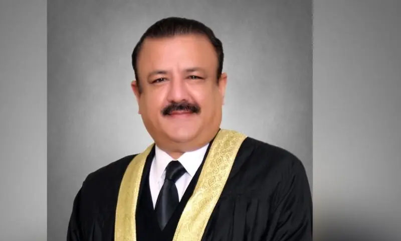 Fake degree case: Justice Jahangiri moves FCC against IHC ruling