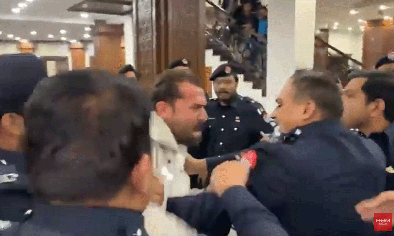 Scuffle breaks out between Sohail Afridi’s security team, Punjab Assembly guards