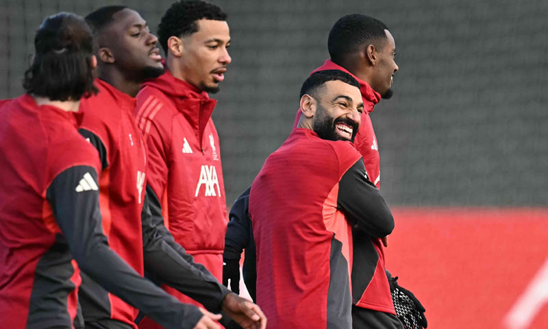 Gerrard urges Salah to stay at Liverpool and 'reverse away' from outburst