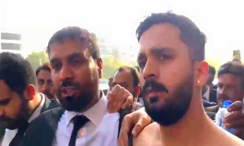 Rajab Butt beaten Karachi