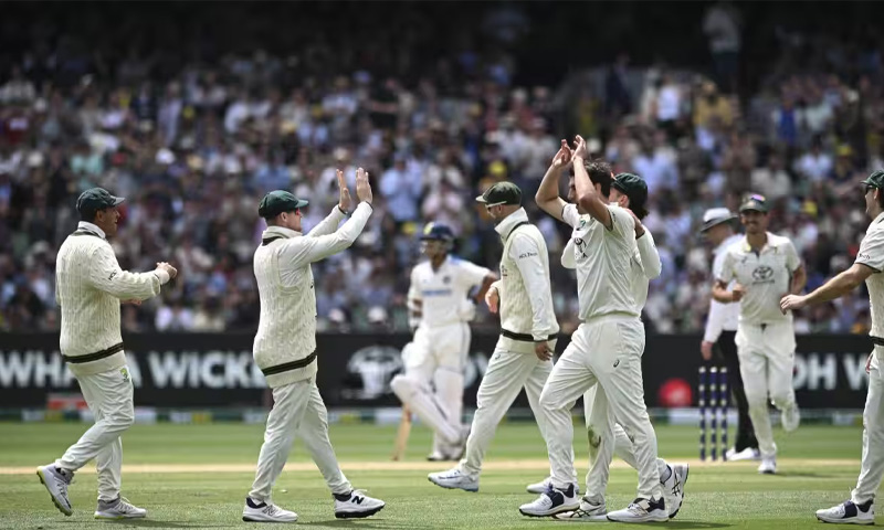 Batting collapse dominates Boxing Day Ashes Test; 20 wickets tumble on day one