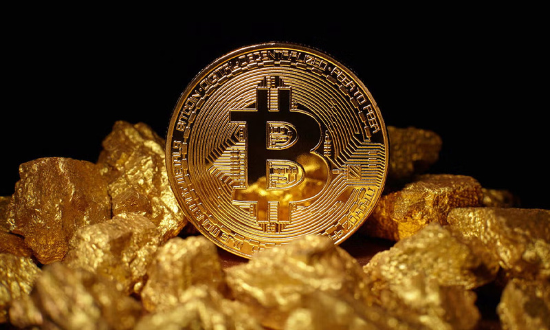 Investors shift to Bitcoin as gold prices slide
