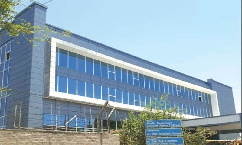 Surprise visit of health secretary; 28 doctors suspended